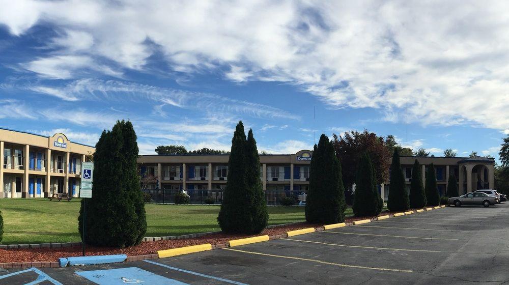 Days Inn By Wyndham Christiansburg Extérieur photo