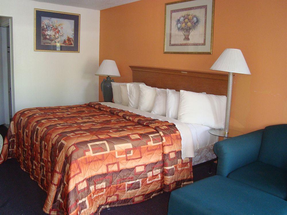 Days Inn By Wyndham Christiansburg Extérieur photo