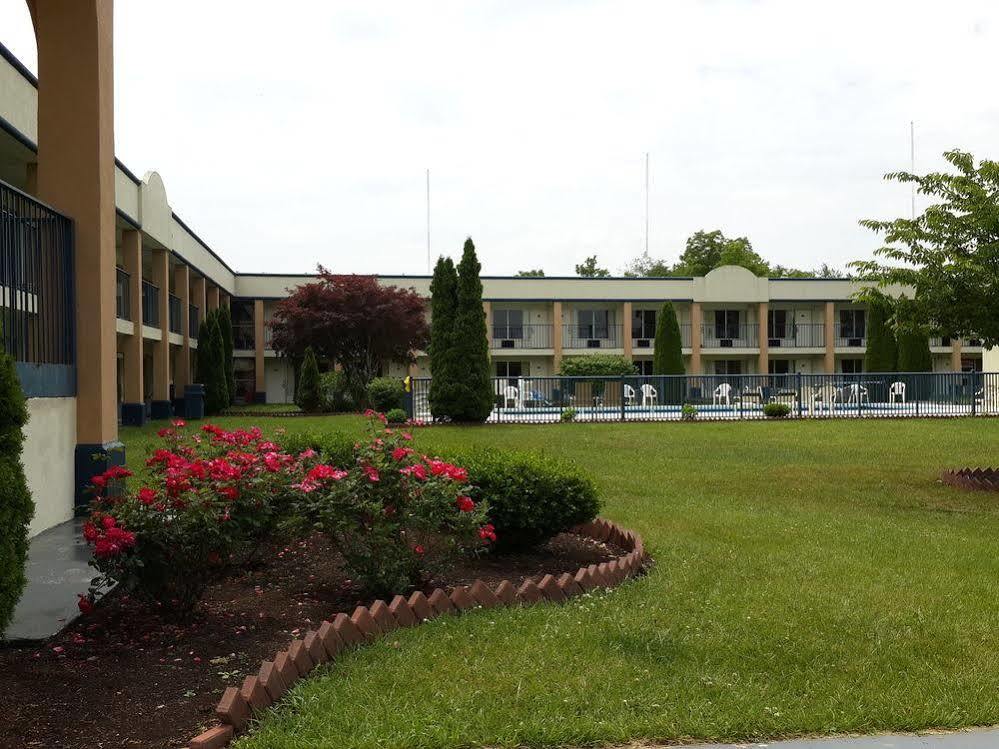 Days Inn By Wyndham Christiansburg Extérieur photo