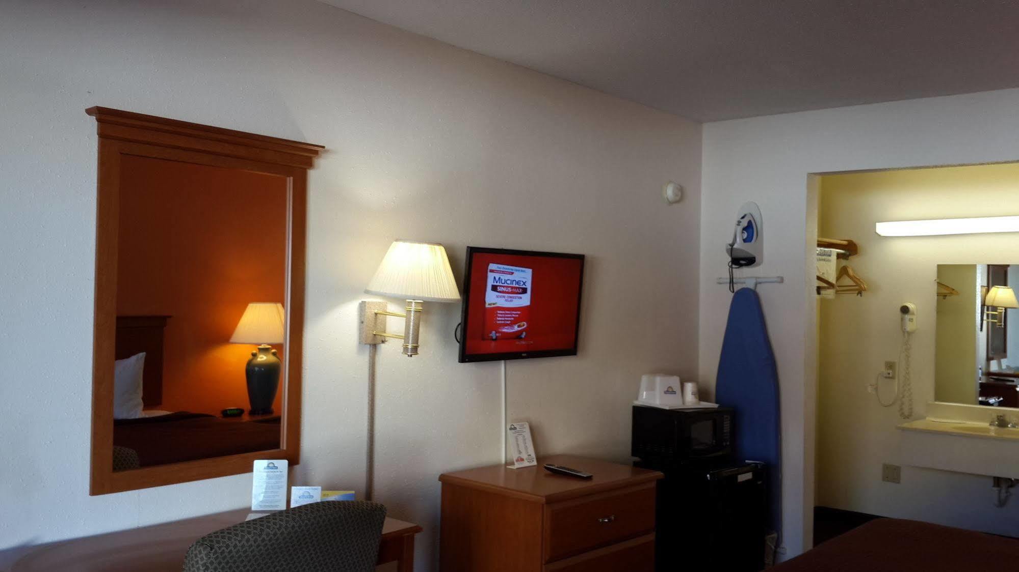 Days Inn By Wyndham Christiansburg Extérieur photo