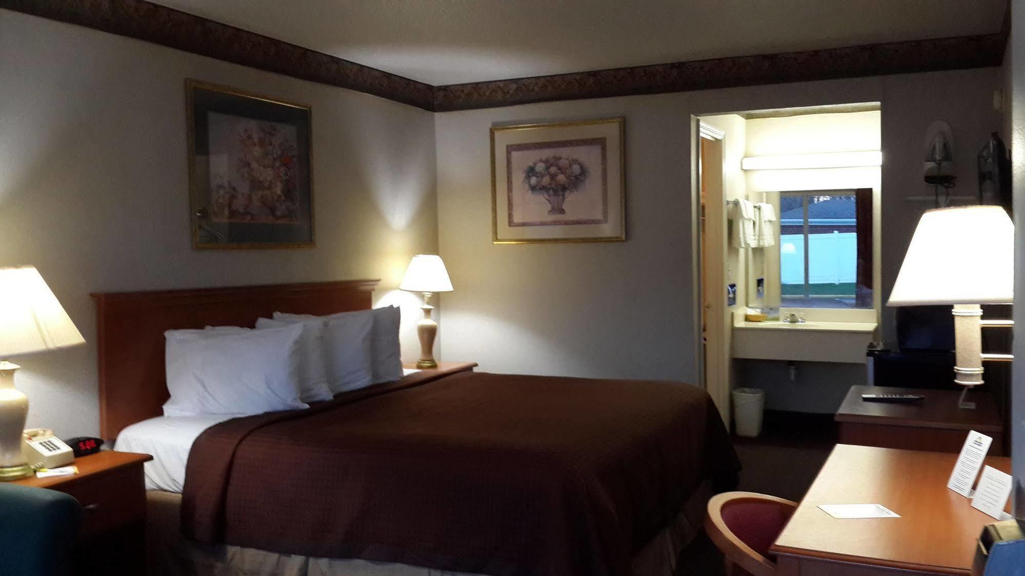 Days Inn By Wyndham Christiansburg Extérieur photo